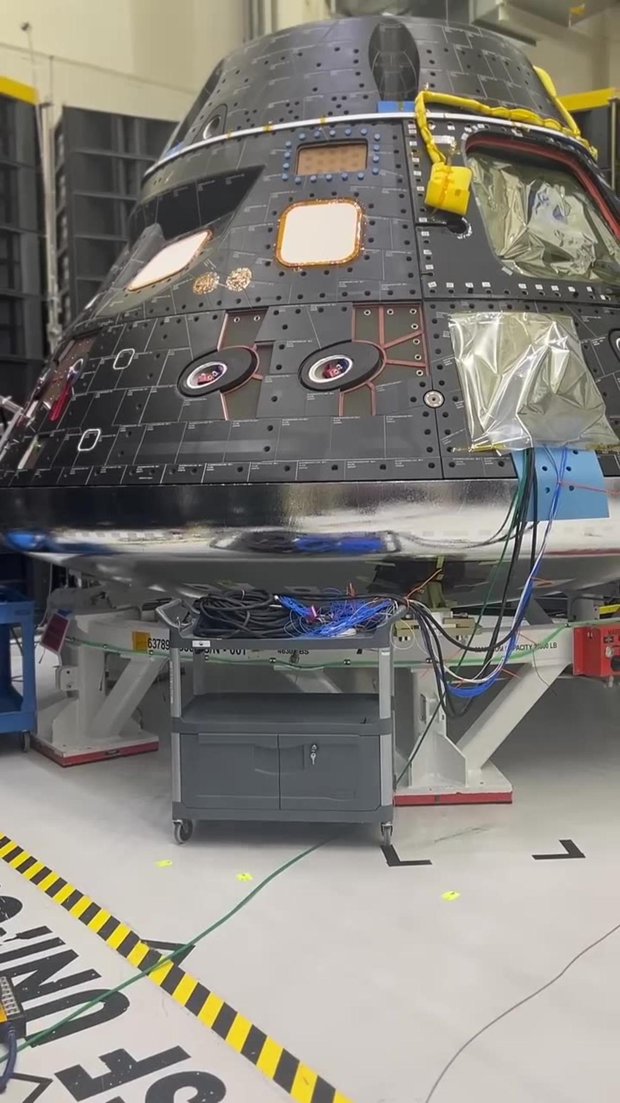 Artemis II Astronautsâ First Look at Their Lunar Spacecraft